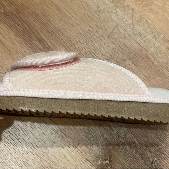 Nautica Women's Blush and Cream Slippers - Picture 3 of 5
